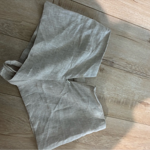 Reformation June Low Rise Linen Short - Picture 6 of 7